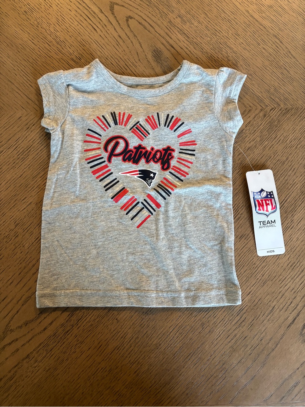 NFL Patriots Heart Graphic Tee - Gray, Red, Navy